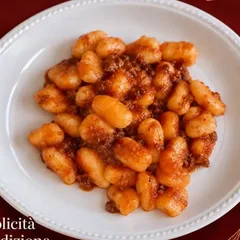 Gnocchi fatti in casa al ragù